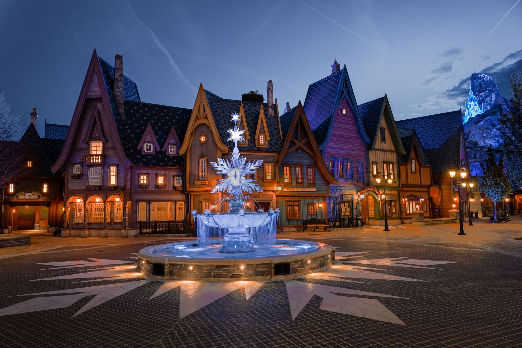 The eye-catching snowflake-shaped fountain in Arendelle