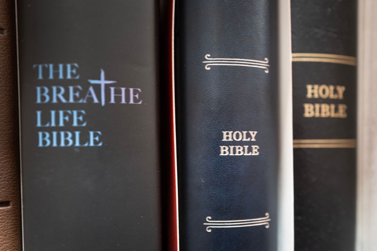Bible boom: Bibles flying off shelves despite Americans’ shift away from religion – UK Times