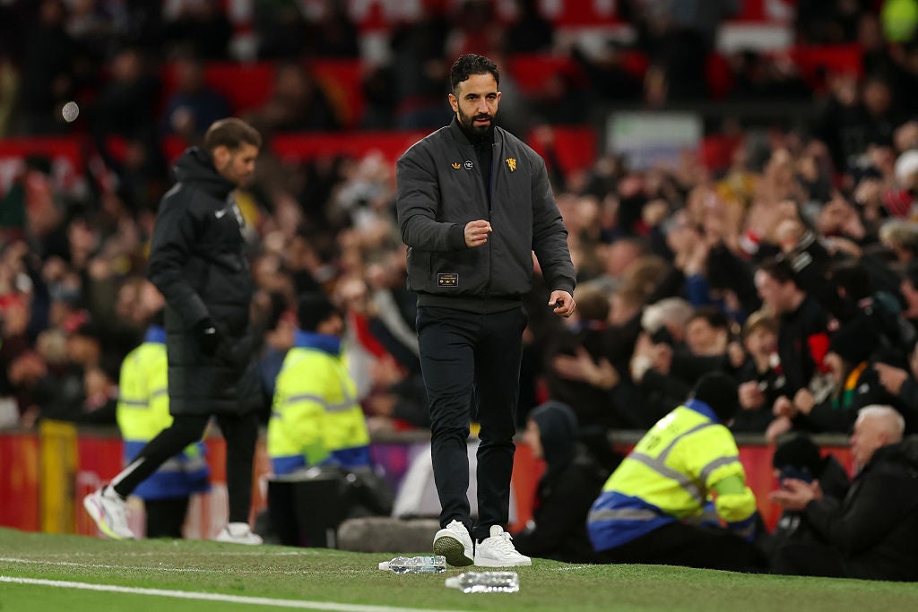 United could move as high as fourth with a win this evening