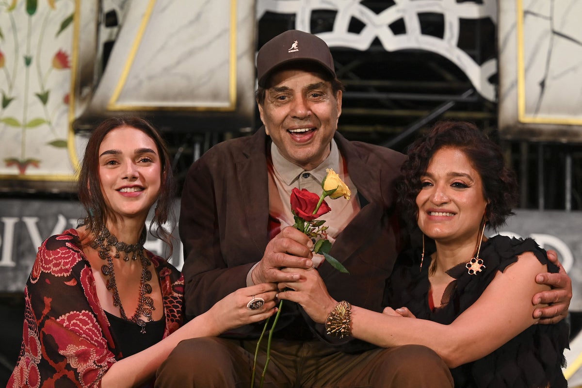 Dharmendra death: Modi joins Bollywood in paying tributes to &lsquo;phenomenal actor&rsquo;