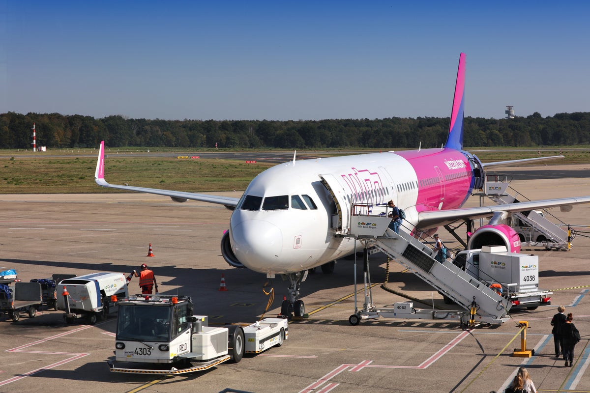 Passengers arrested after storming runway to catch Wizz Air flight