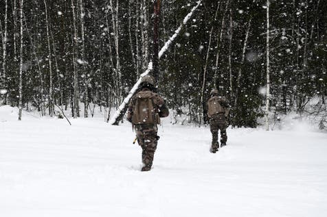 <p>French soldiers take part in a drill in Estonia</p>