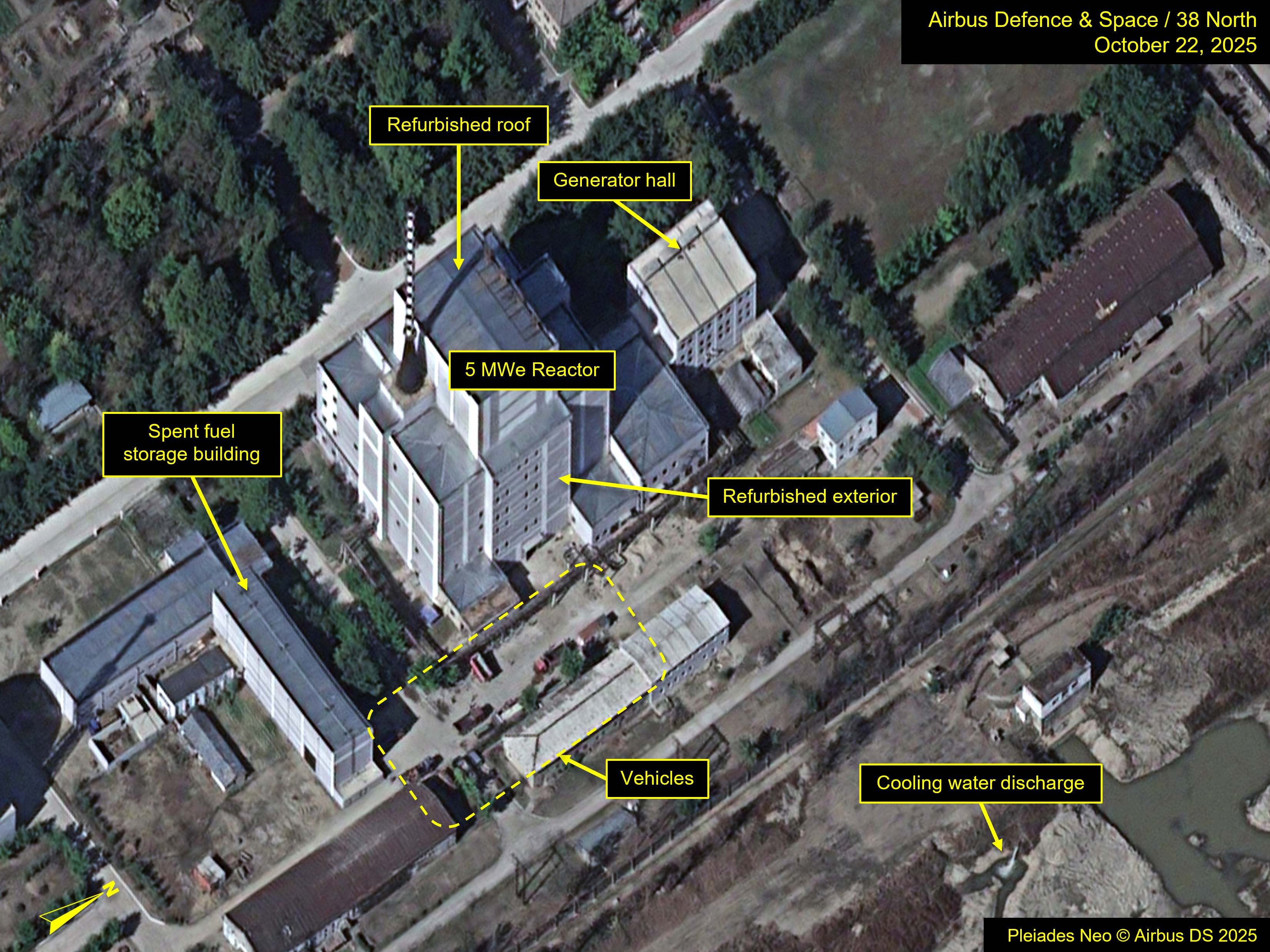 Imagery of the 5MWe reactor from 13 November shows a series of high wall docking bays built outside it. Cooling water discharge is also seen