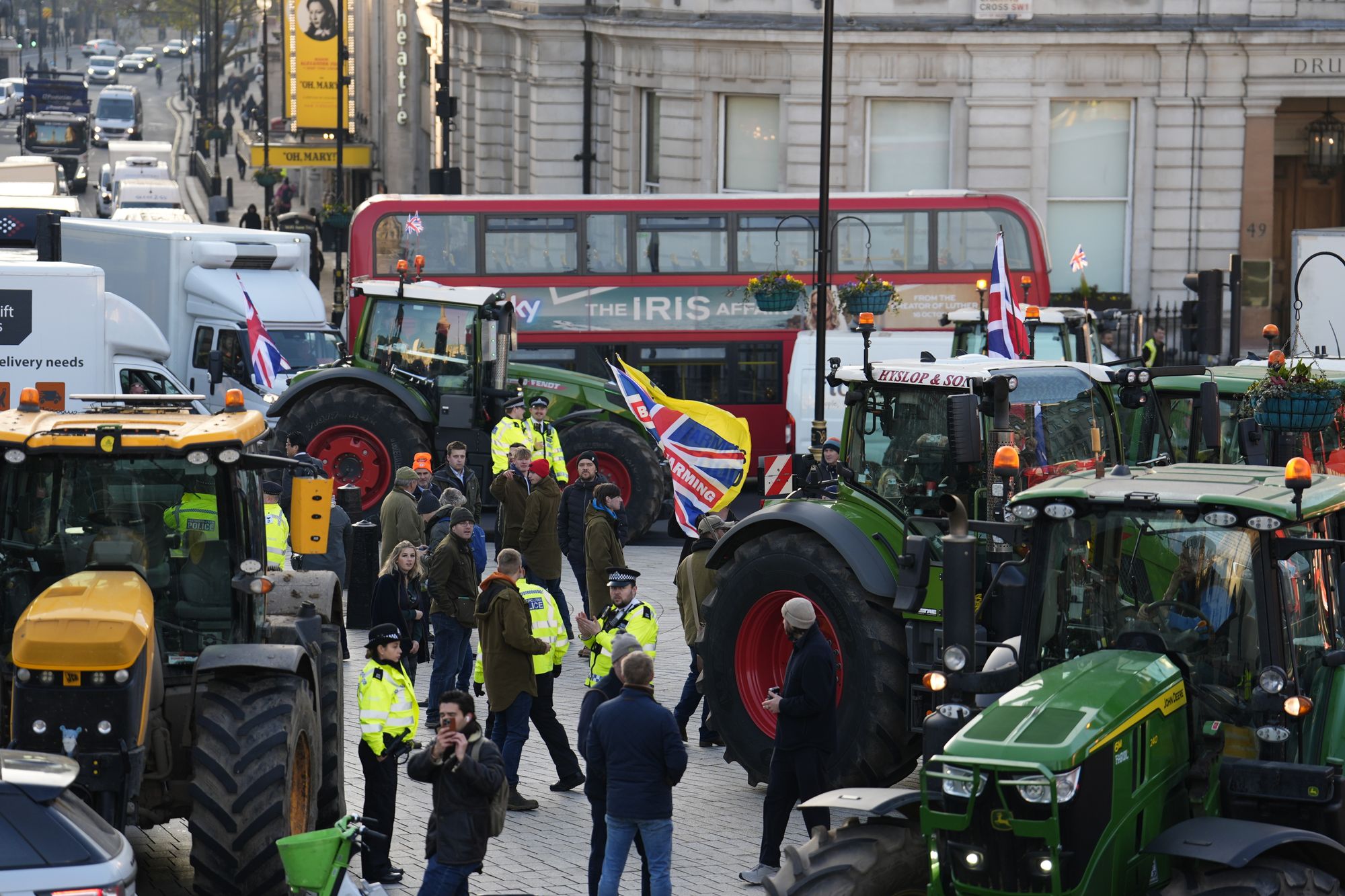It has been reported that between 1,500 to 2,000 tractors are arriving in London