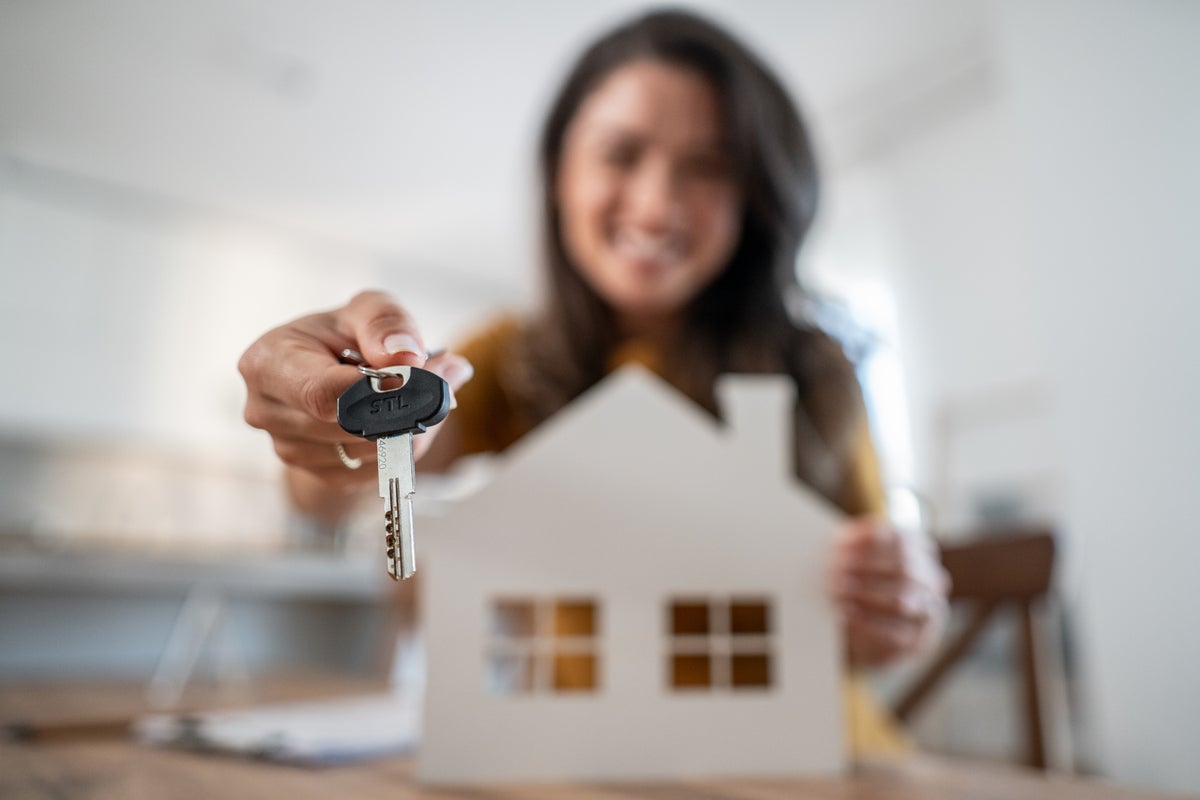 Expert tips on how to negotiate a cheaper price when buying a property