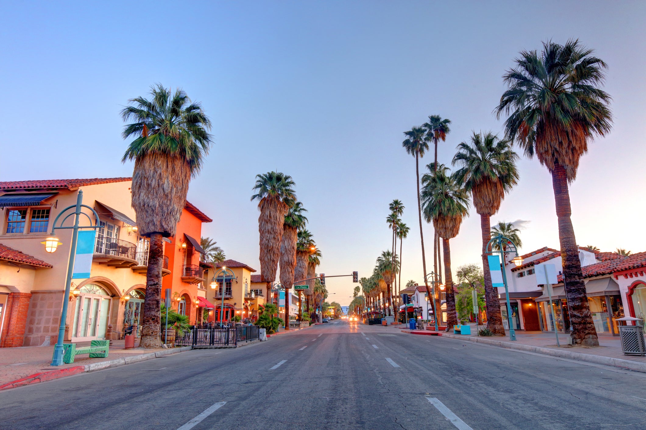 Balmy Palm Springs offers hiking, designer shopping and mesmerizing architecture