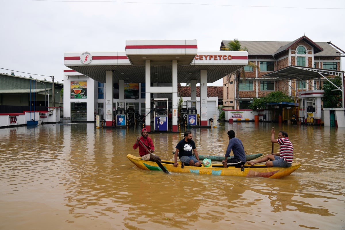 Death toll from floods and mudslides in Sri Lanka rises to 123, with 130 people still missing
