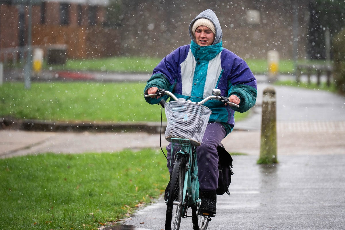 Met Office issues fresh weather warning as heavy rain lashes UK