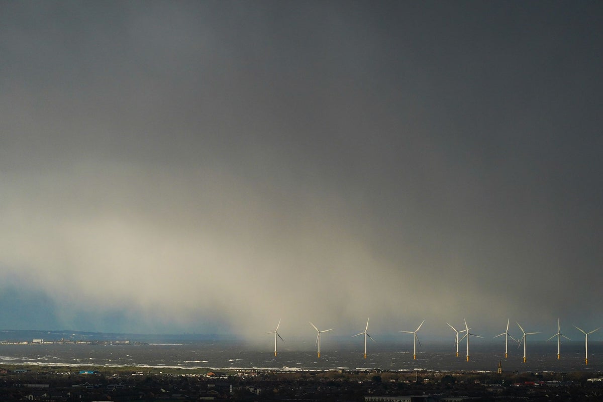 UK weather: Month's worth of rain to fall in 24 hours as flood warnings issued