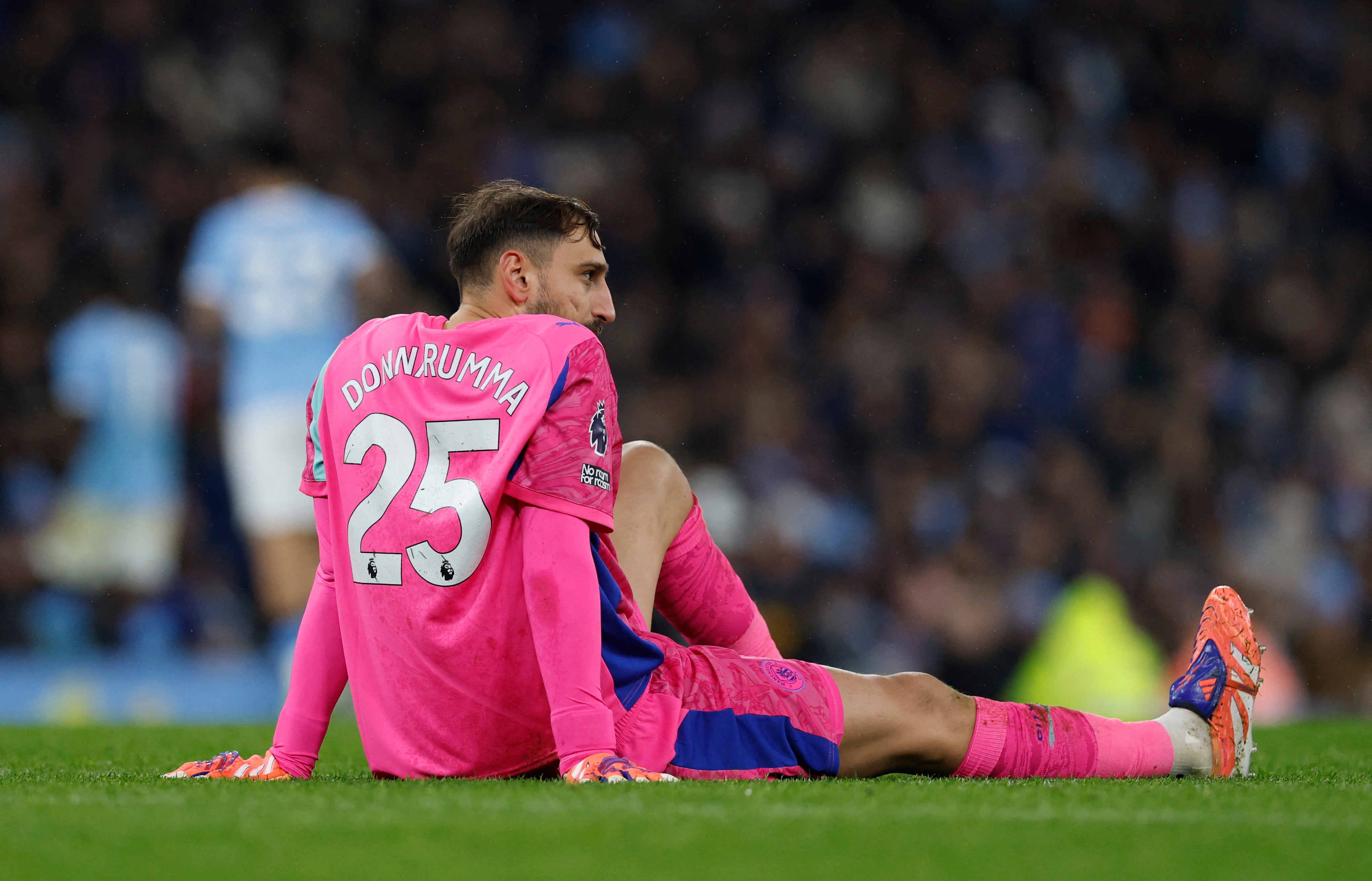 Donnarumma bị tố "giả vờ" chấn thương, trọng tài biết cũng bó tay 1 Daniel Farke accuses Man City of exploiting football rule with 'obvious' Gianluigi Donnarumma tactic | The Independent