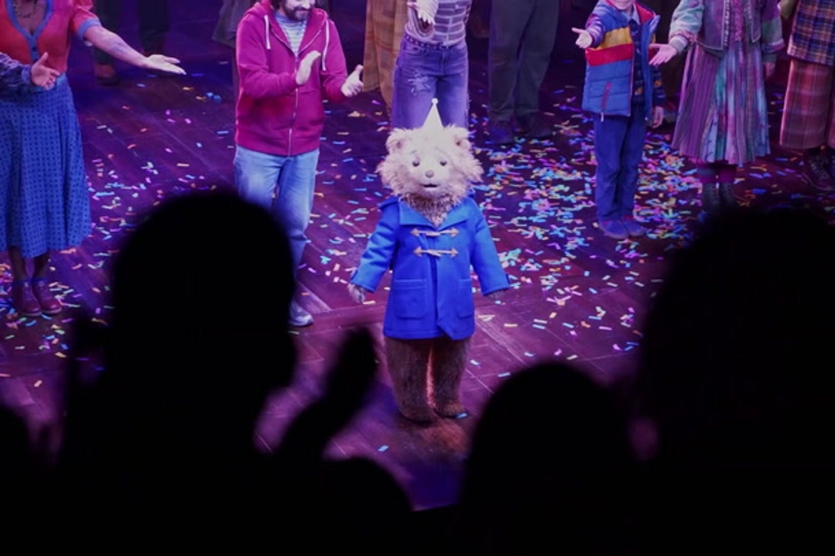 Sweet moment lifesize Paddington Bear takes bow in West End debut