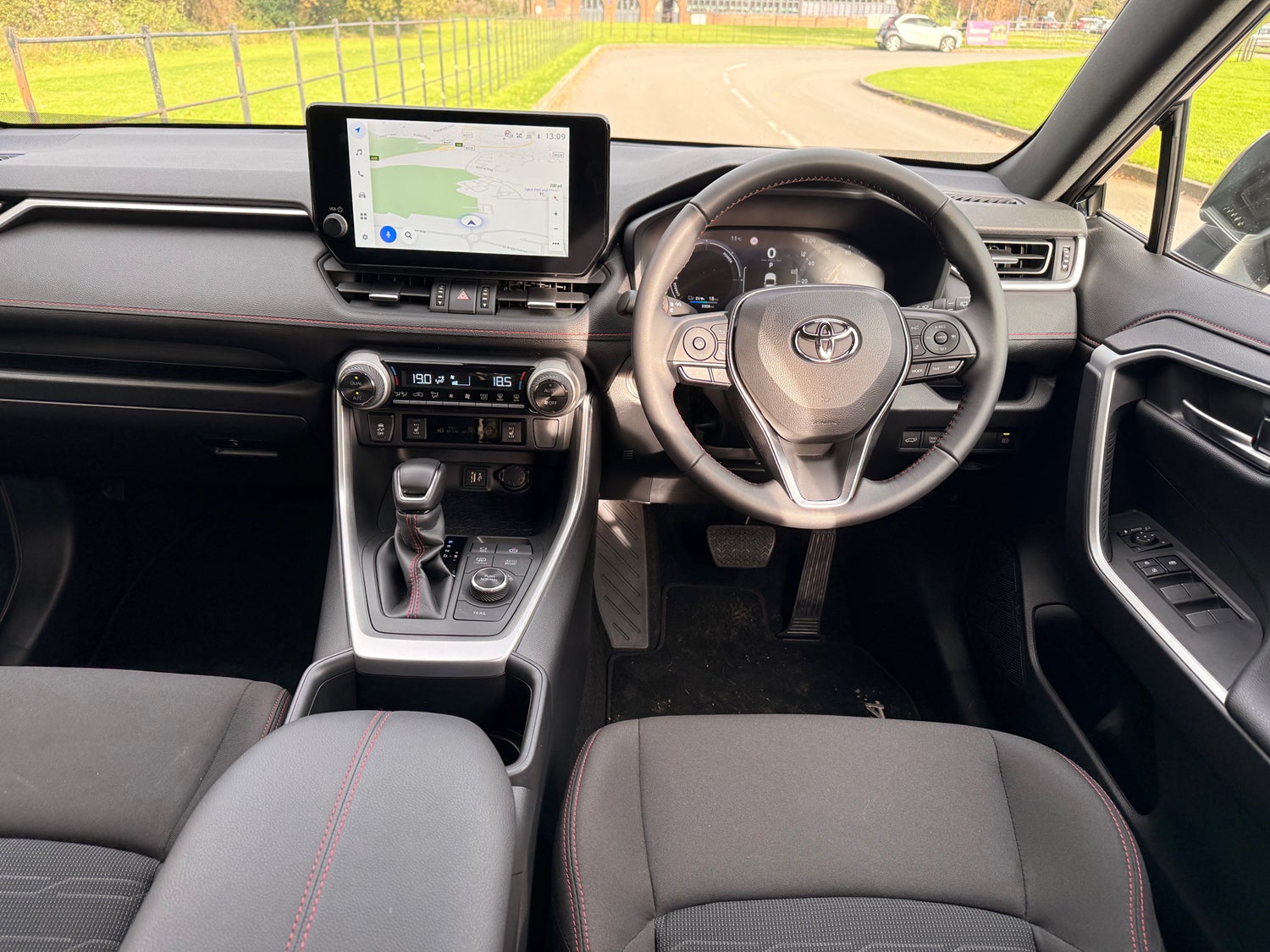 There is a perfect mix of touchscreen functionality, combined with physical switches and dials