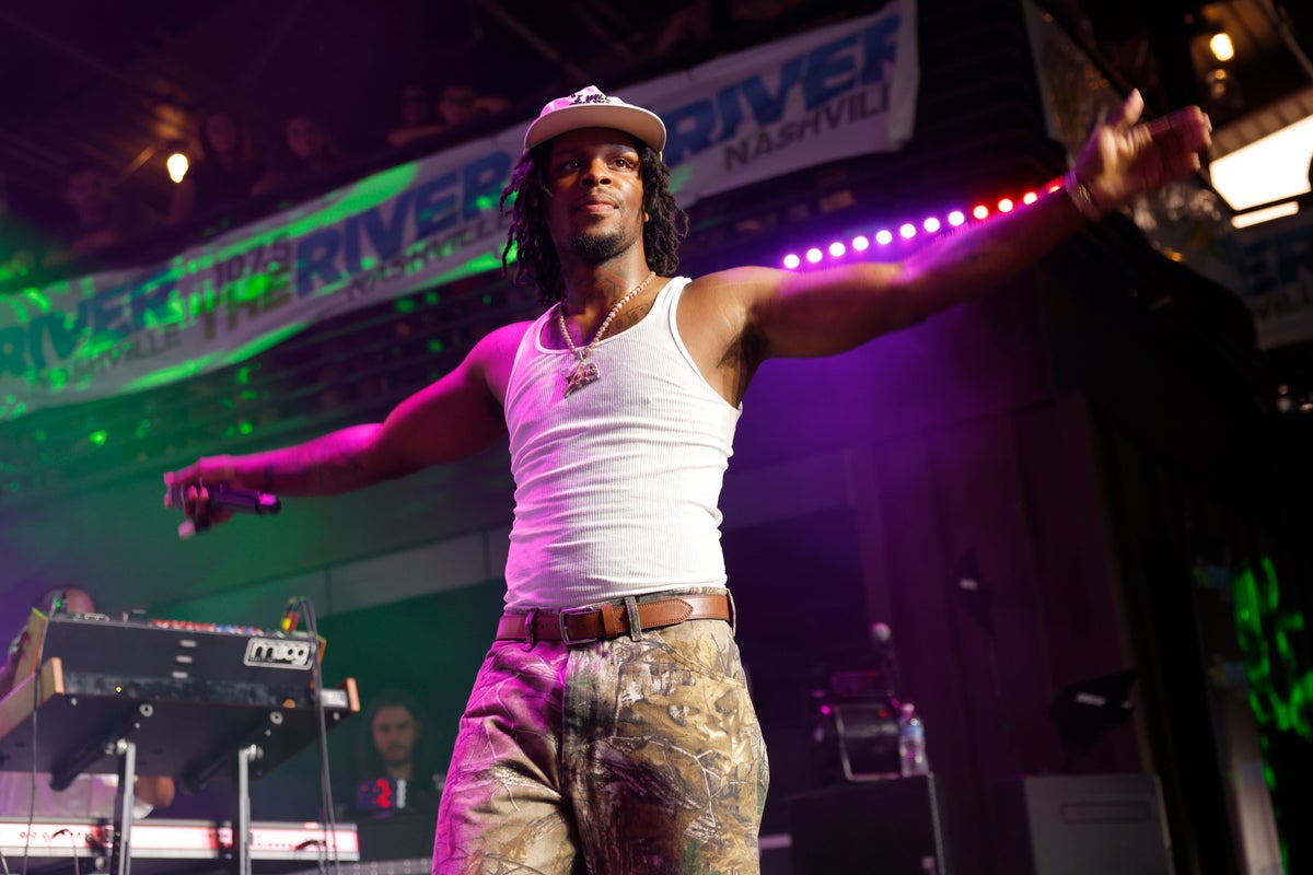 Rapper Toosii pauses music career to play college football at Syracuse University