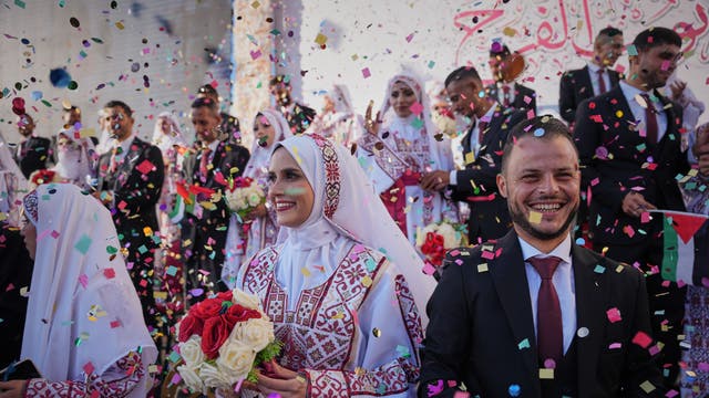 APTOPIX Gaza Mass Wedding