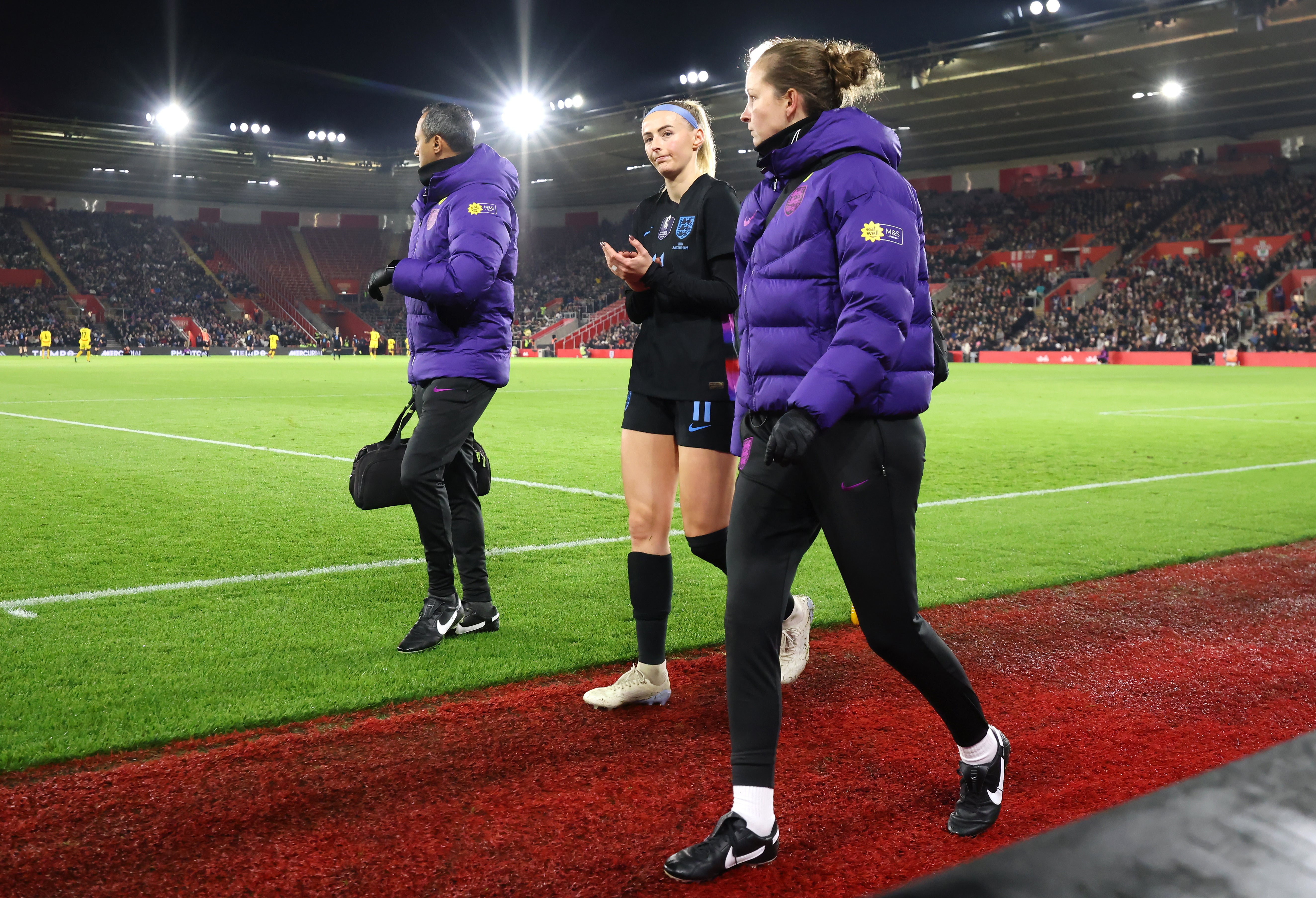 Chloe Kelly was forced off with an injury (Steven Paston/PA)