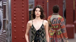 CHANEL 2025/26 Métiers d'art Fashion Show