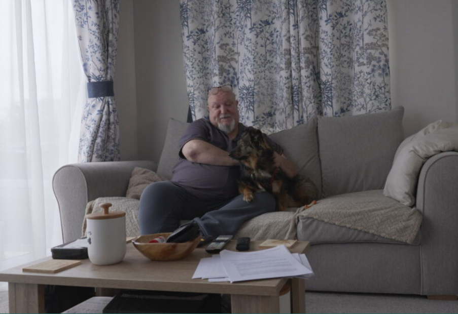 Robert Mifflin has to use a zimmer frame every time he walks his dog due to his lung conditions