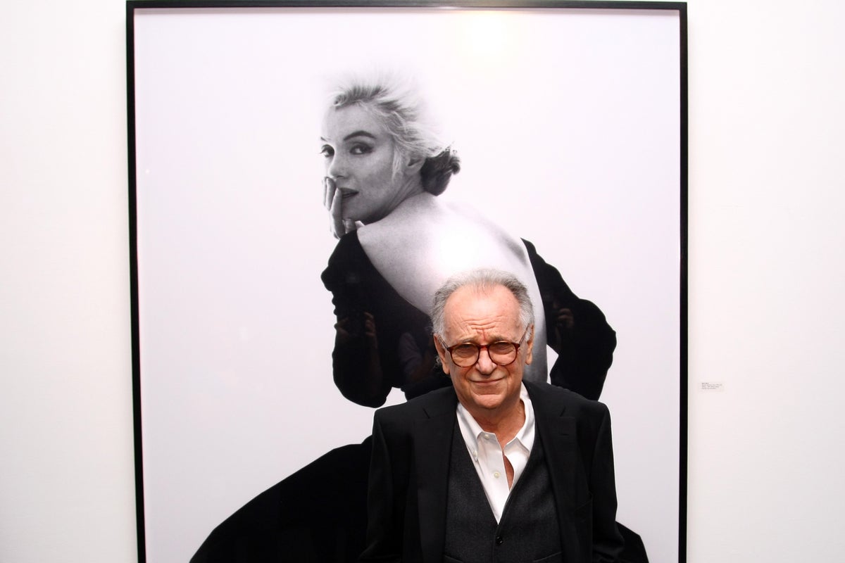 Famed photographer’s widow says Marilyn Monroe’s last-ever pics were ‘stolen by Mafia,’ wants auction halted Famed photographer’s widow says Marilyn Monroe’s last-ever pics were ‘stolen by Mafia,’ wants auction halted