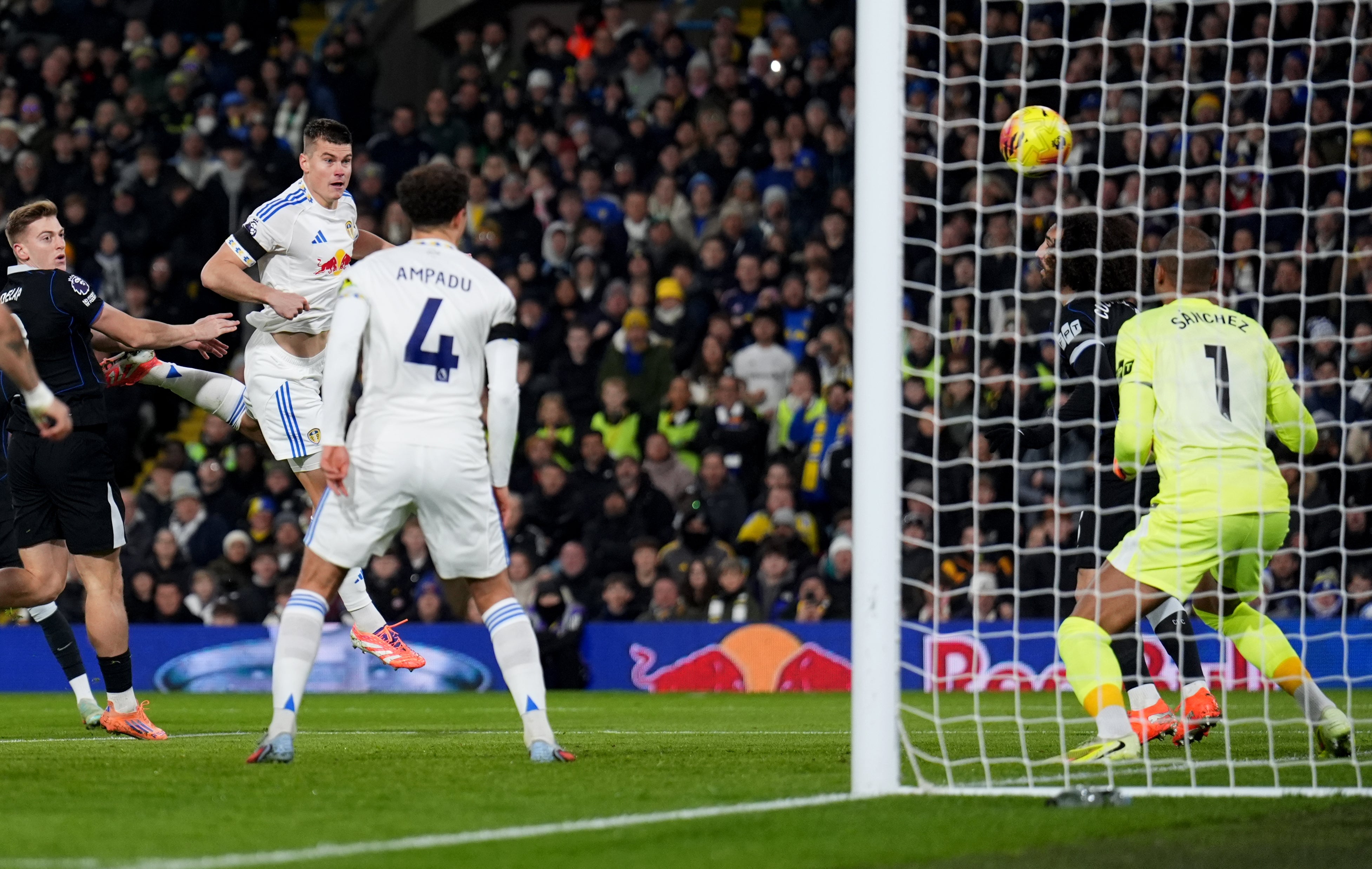 Jaka Bijol put Leeds ahead