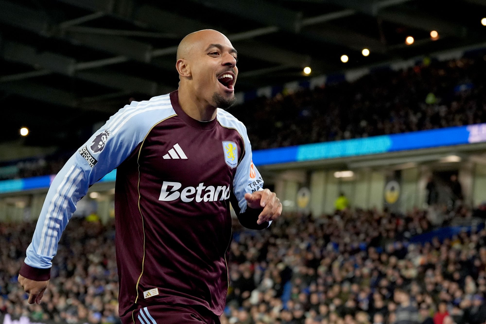 Donyell Malen helped wrap up the win