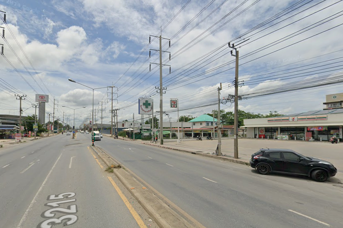 British woman, 75, killed in horror crash in Thailand while crossing road with her shopping