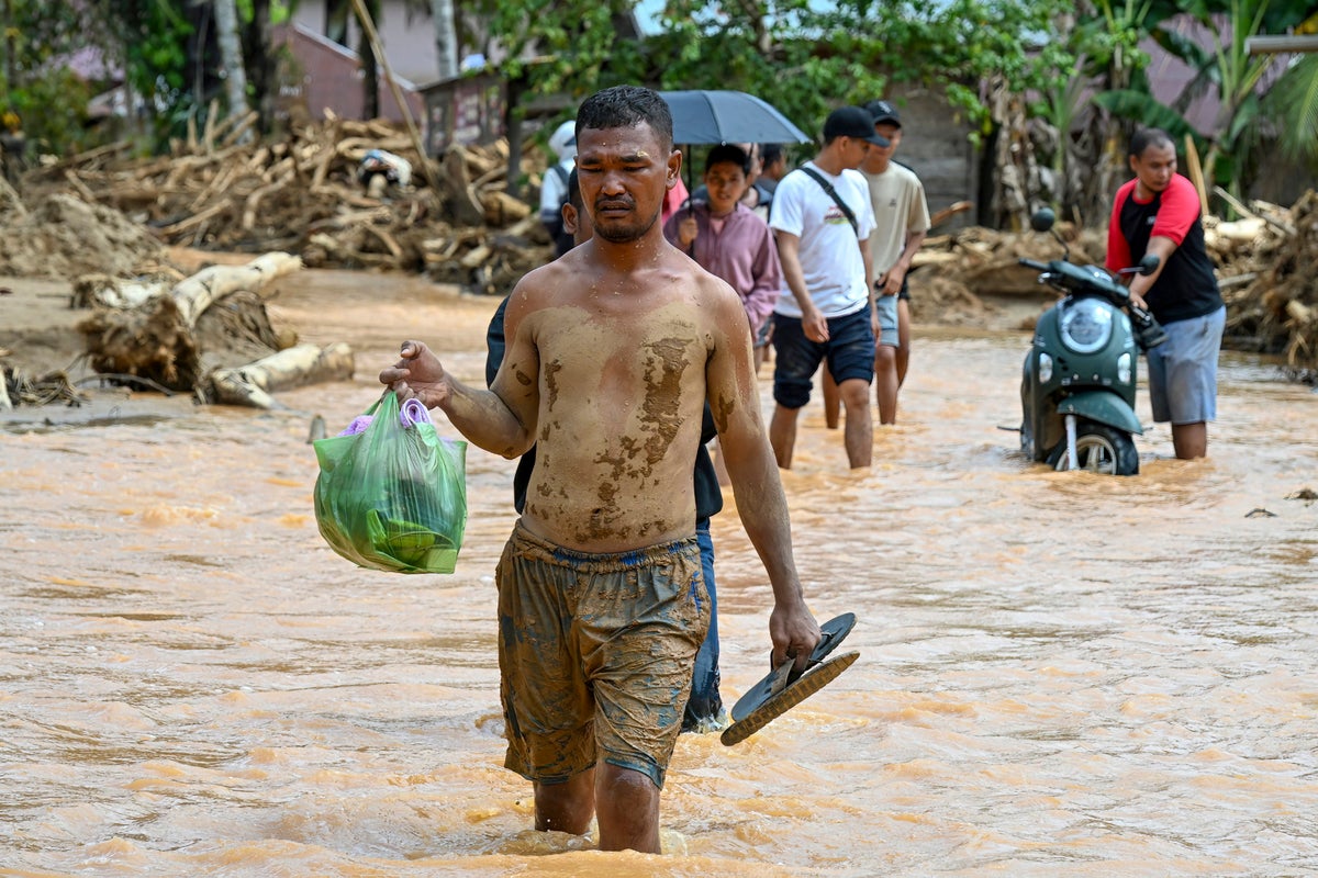 Weak La Niña threatens floods and droughts amid warmer global temperatures