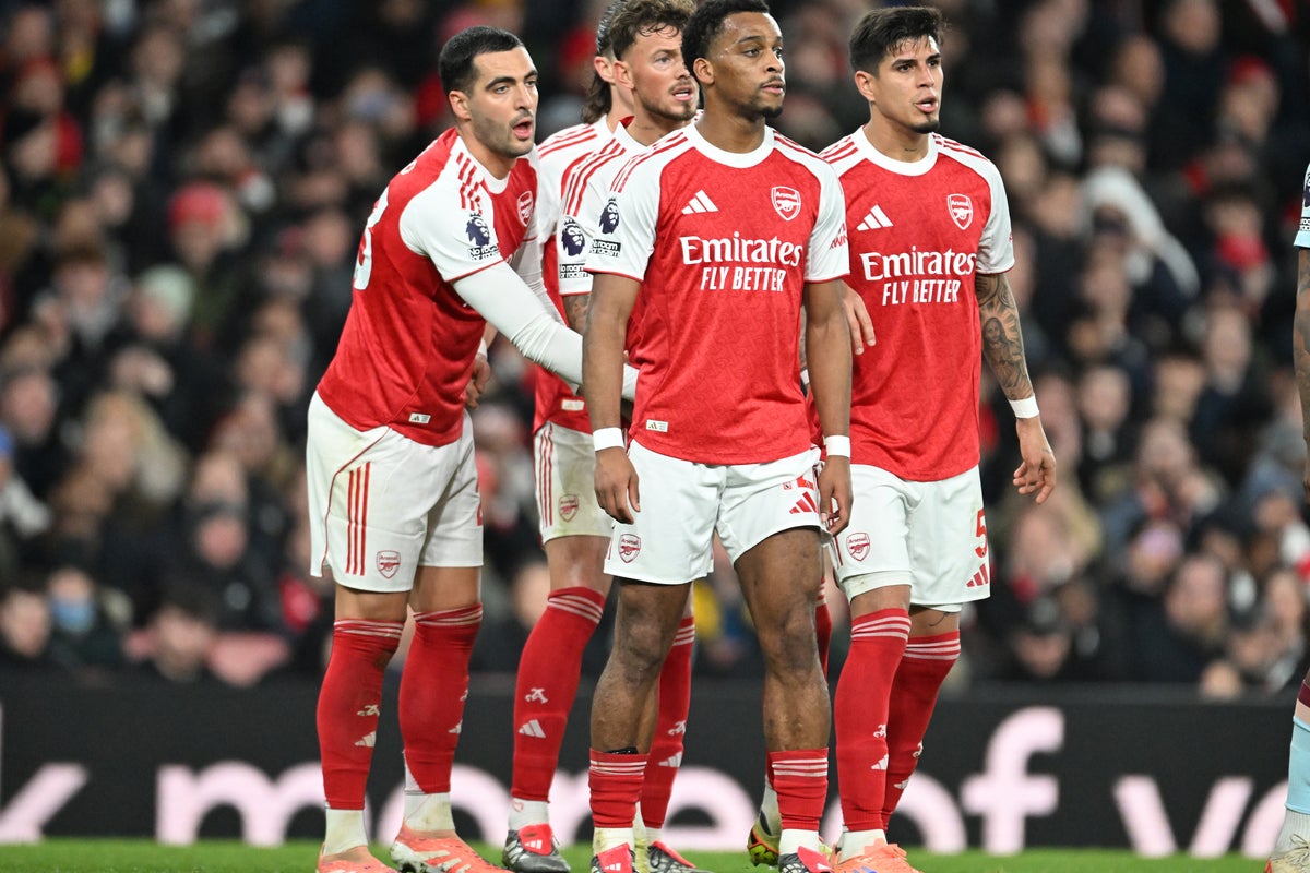 Aston Villa v Arsenal live: Injury-hit Gunners look to maintain gap at top of Premier League table Aston Villa v Arsenal live: Injury-hit Gunners look to maintain gap at top of Premier League table