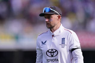 Ashes 2025 live score: England search for early Australia wickets on day three Ashes 2025 live score: England search for early Australia wickets on day three
