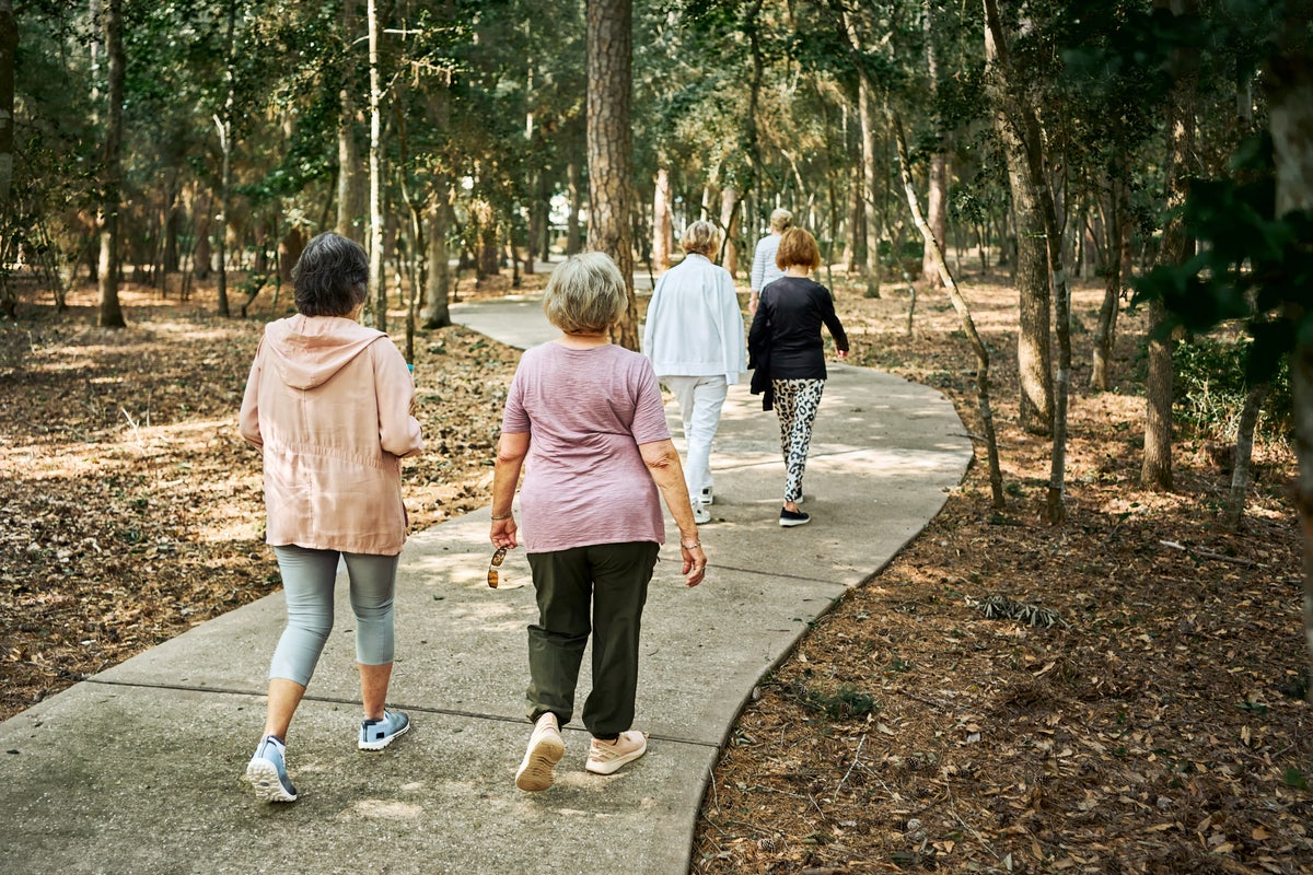 If you struggle to walk 10,000 steps a day, try this science-backed walking workout