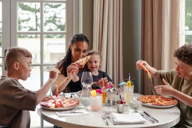 <p>Fowey Hall offers dedicated eating times for children - making dinner time less stressful</p>