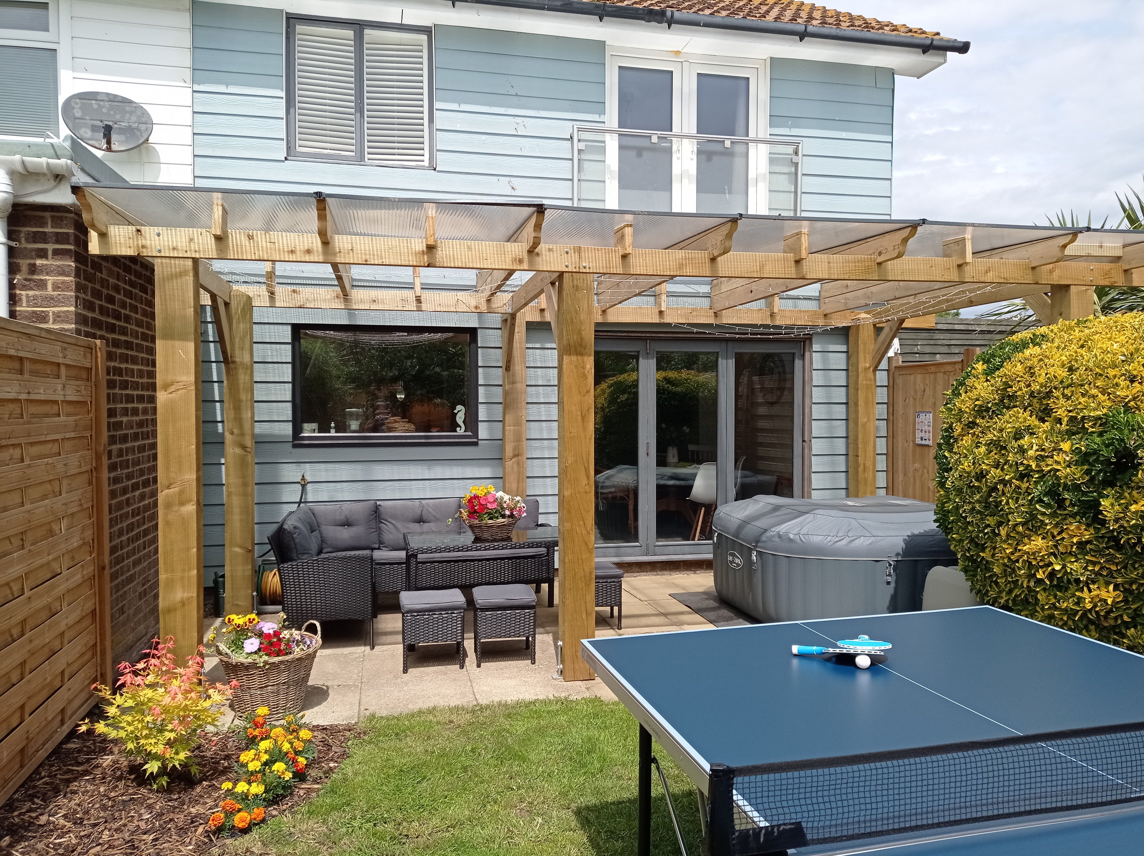 The Camber Sands Airbnb has three bedrooms and ample space for three adults and three children