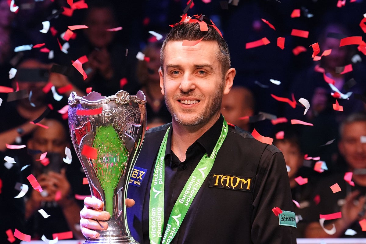 Mark Selby holds off Judd Trump fightback to win UK Championship