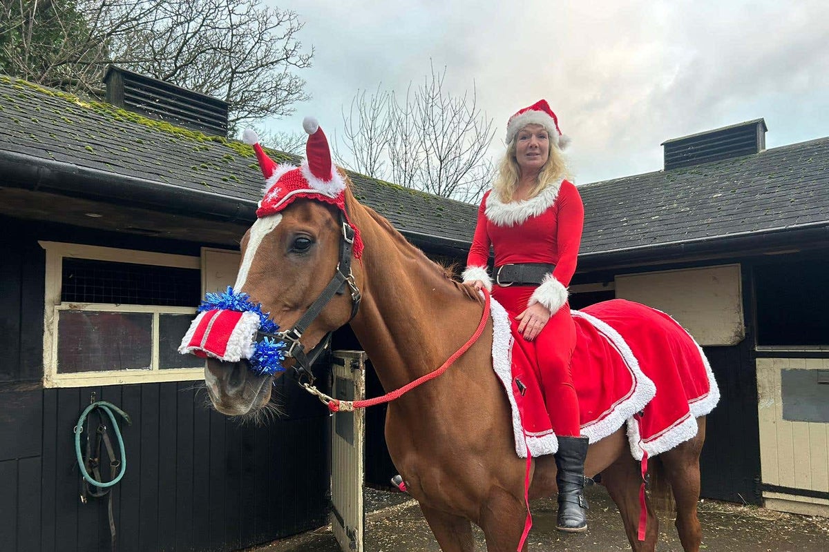 Racehorse named after Queen Elizabeth II recruited to save village pub