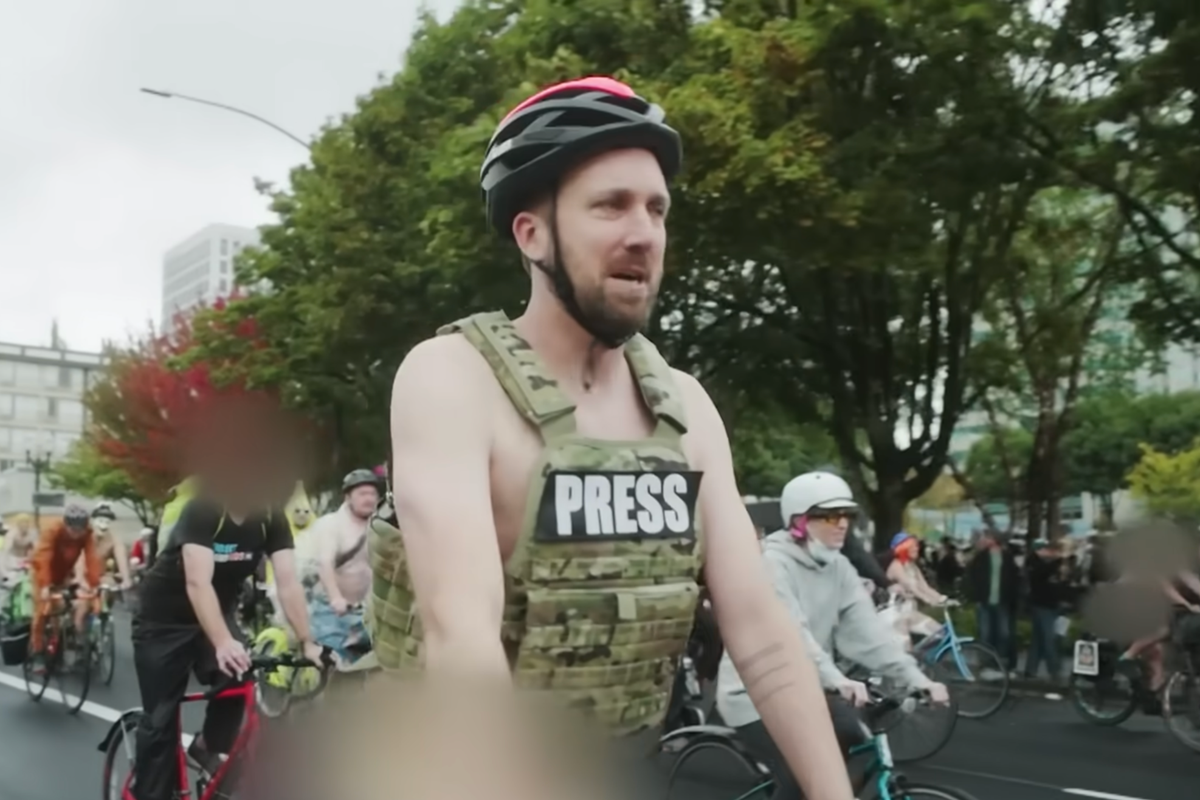 The Daily Show’s Jordan Klepper pepper-sprayed by ICE agents while filming documentary The Daily Show’s Jordan Klepper pepper-sprayed by ICE agents while filming documentary