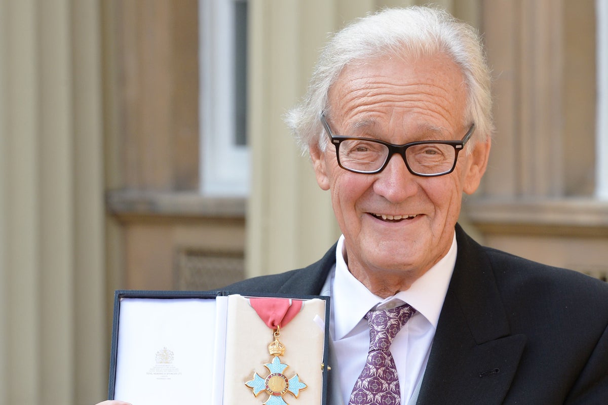 Image for William pays tribute after conservationist Iain Douglas-Hamilton dies aged