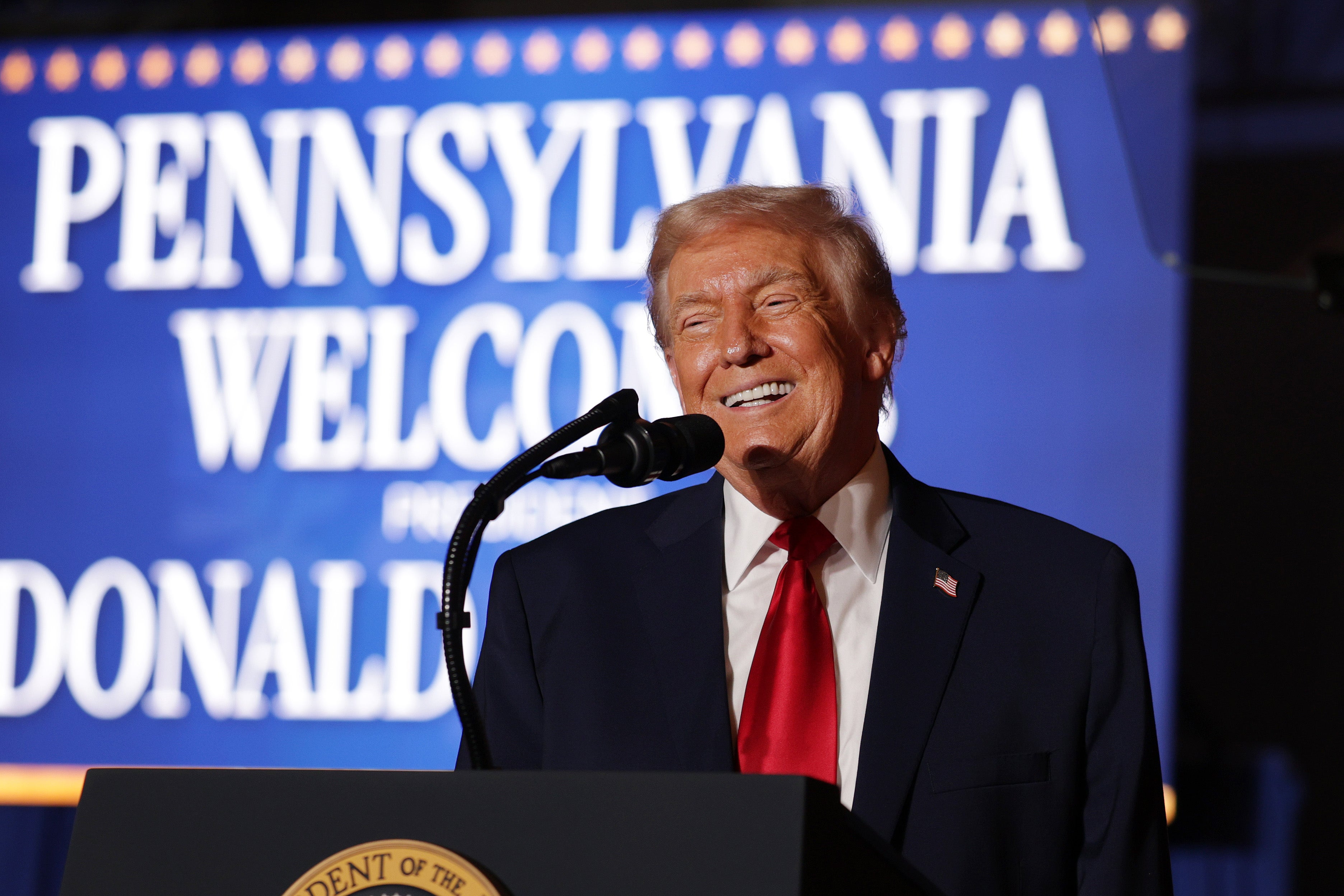 Trump procurou atribuir toda a culpa pelos aumentos de preços em vários setores a Biden e a vários nomeados.