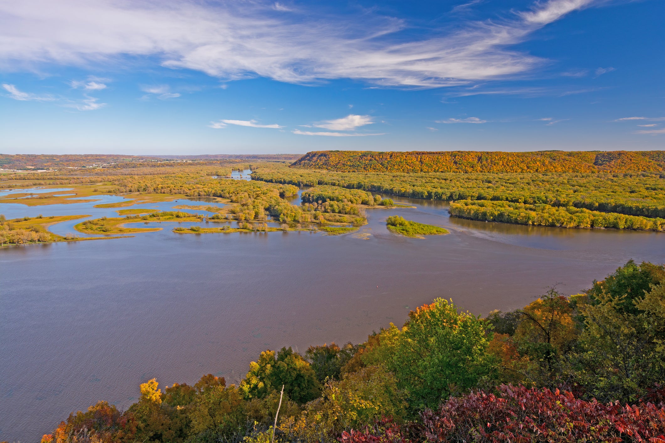 Spectacular river valley views are on offer at Pikes Peak State Park in Iowa