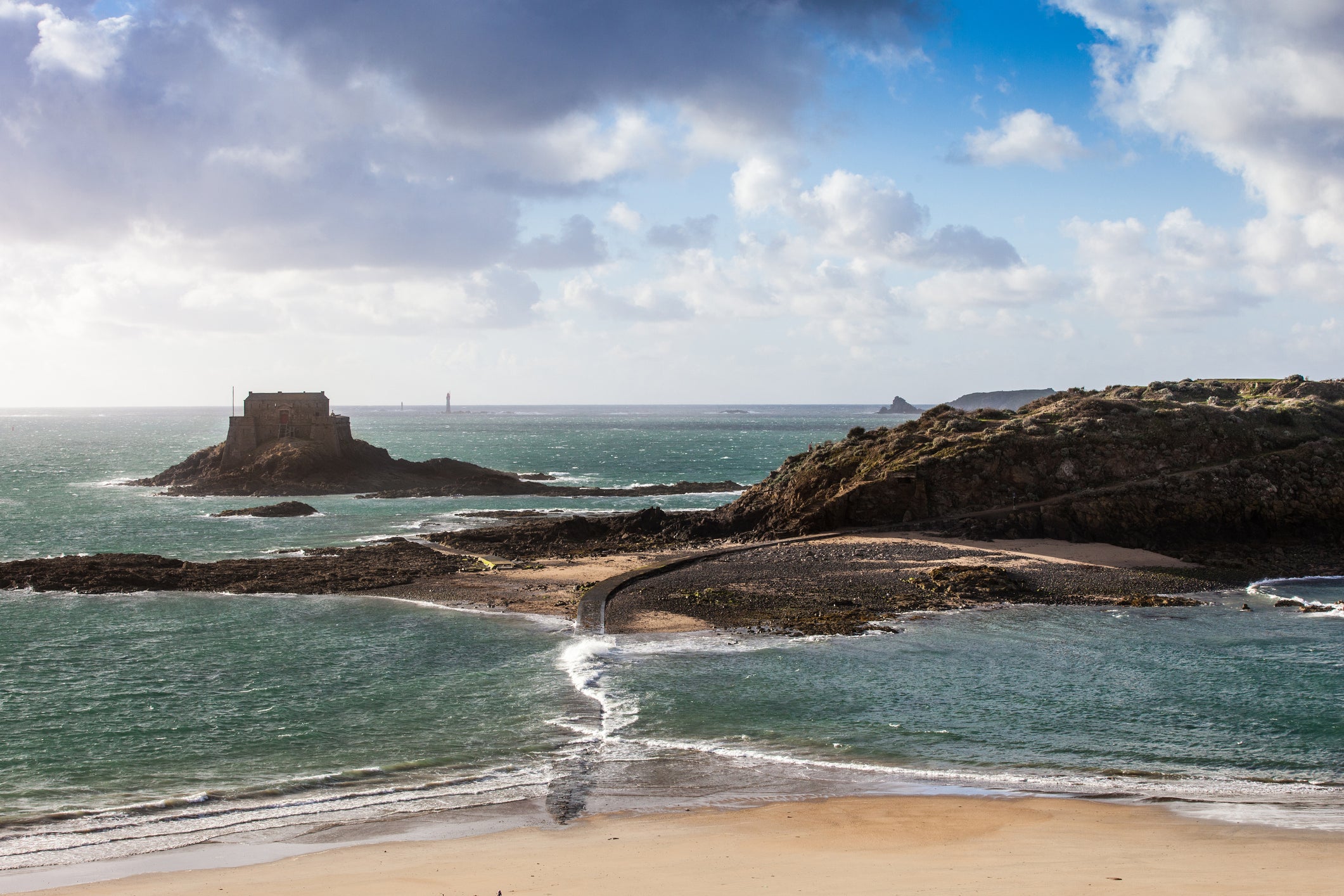 Brittany's windswept beaches make it perfect for land sailing