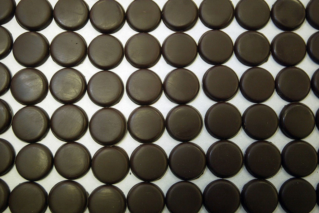 Dark chocolate is rich in flavonoids, which are antioxidants found in food that fight inflammation.