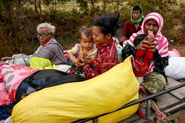 <p>Displaced residents evacuate with their belongings in their vehicle during clashes along the Cambodia-Thailand border in Cambodia's Oddar Meanchey province</p>