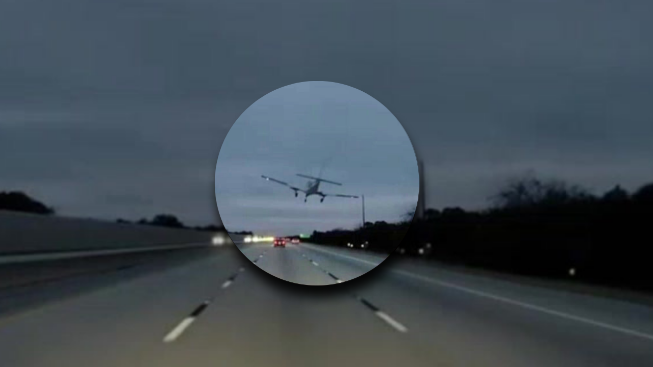 <p>Plane hits car during emergency landing on Florida freeway</p>