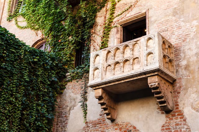 <p>Tourists must now pay to access the courtyard and balcony of ‘Juliet's House’ in Verona</p>