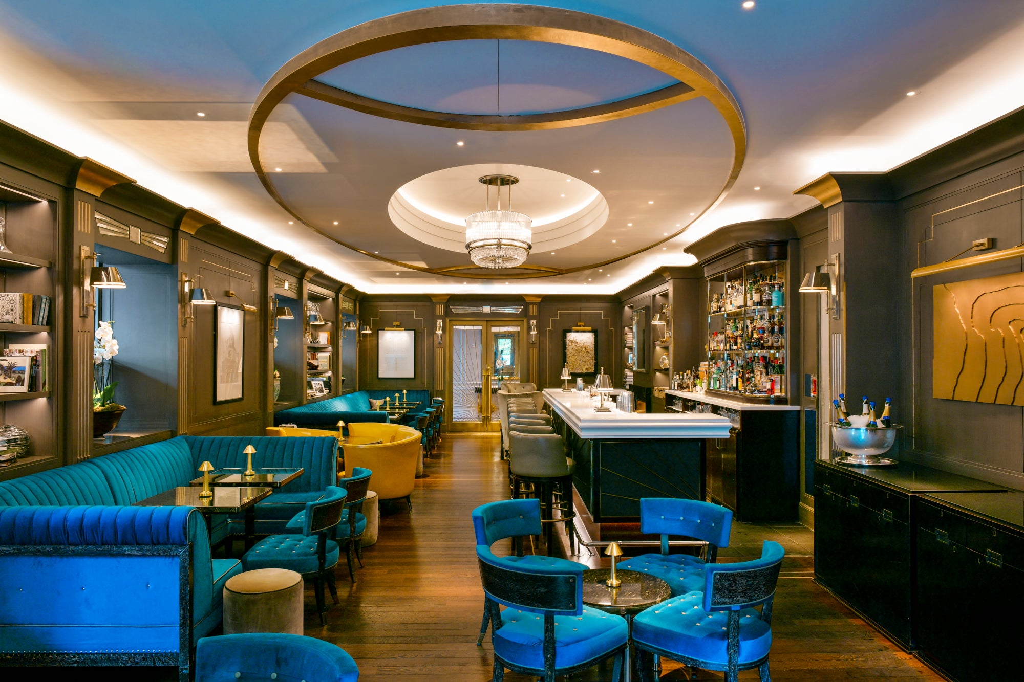 The Churchill Bar has a cosmopolitan vibe