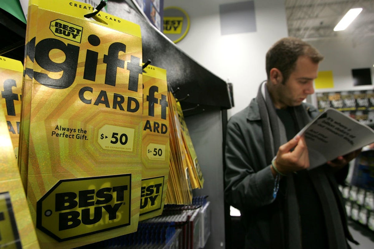 Three banks where you can redeem credit card rewards for gift cards