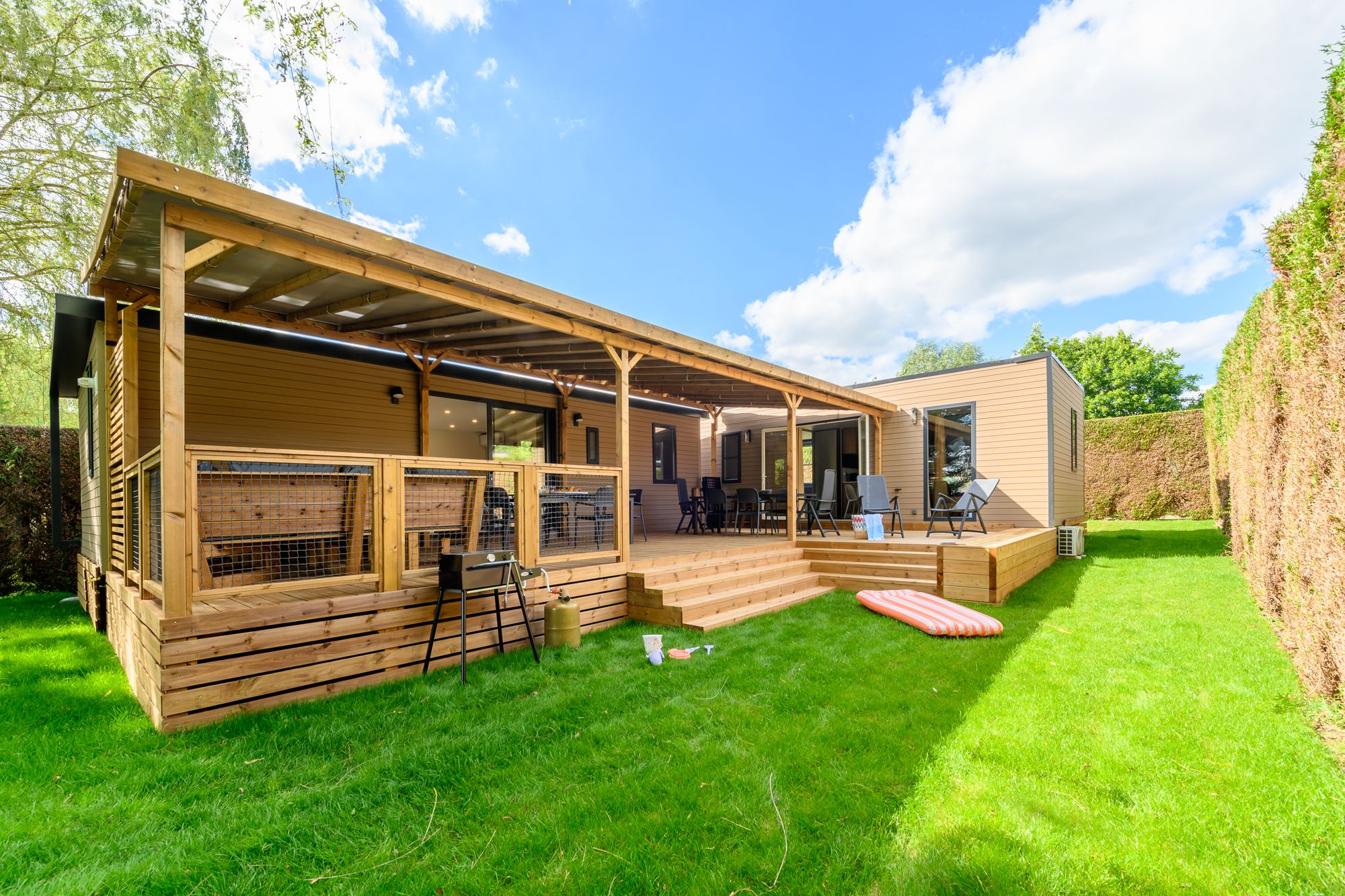 <p>An Ultimate Plus Eurocamp holiday home</p>