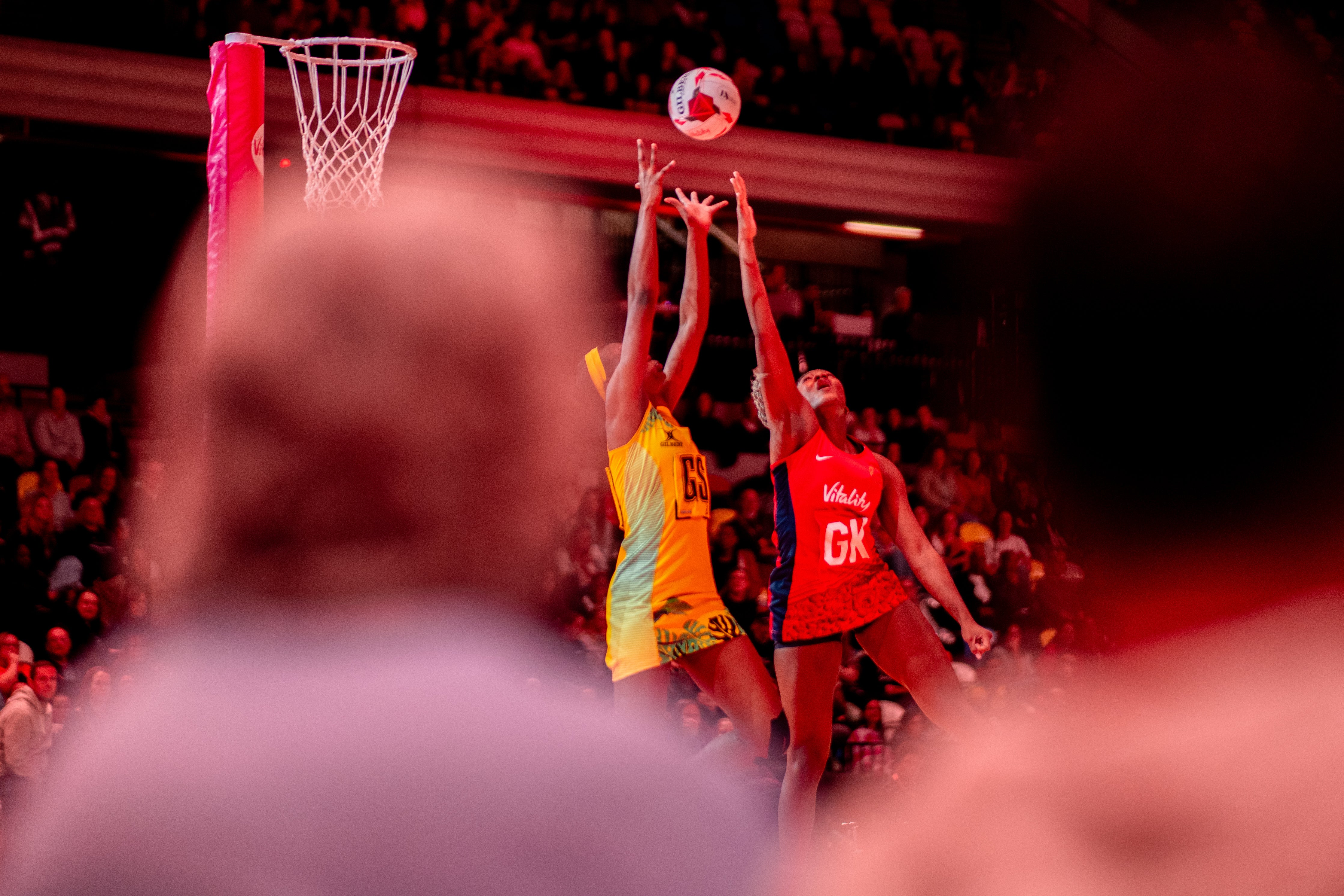 Inggris memenangkan pertandingan tersebut 80-37