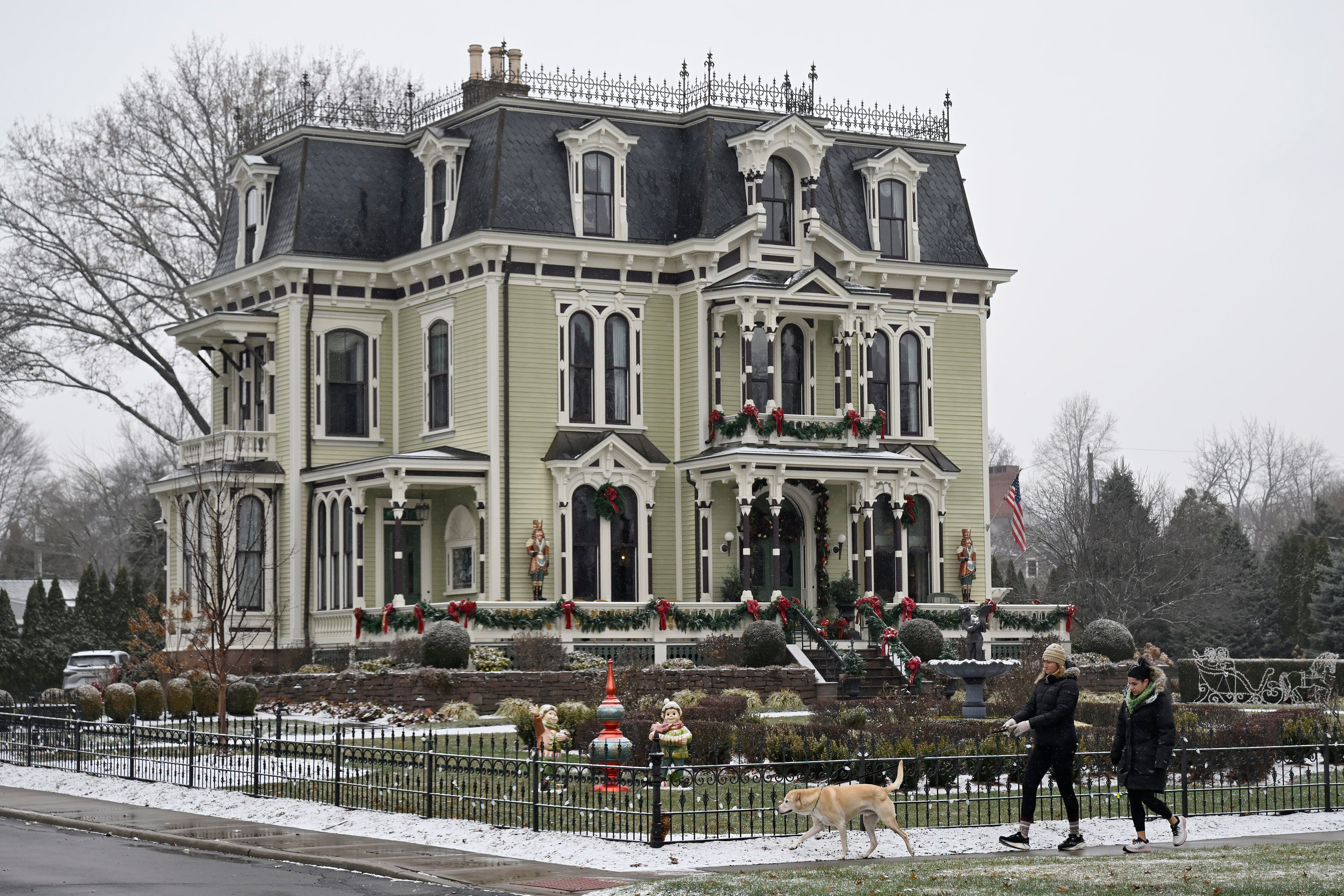 independent.co.uk - Susan Haigh - Why Hallmark holiday movie fans are flocking to Connecticut's charming streets