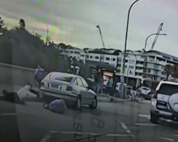 <p>The couple was seen confronting the gunman</p>