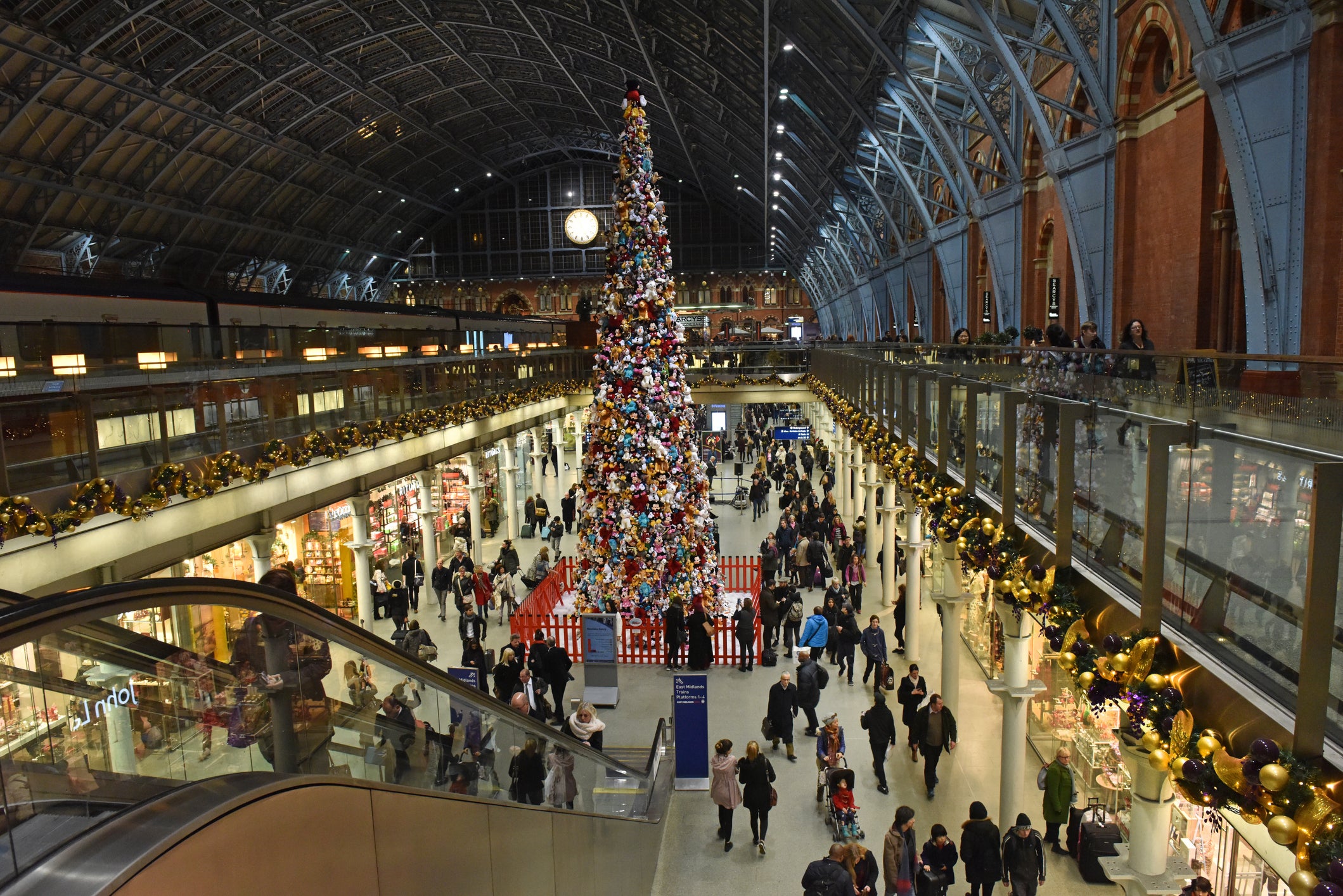 Estação ferroviária de St Pancras no Natal