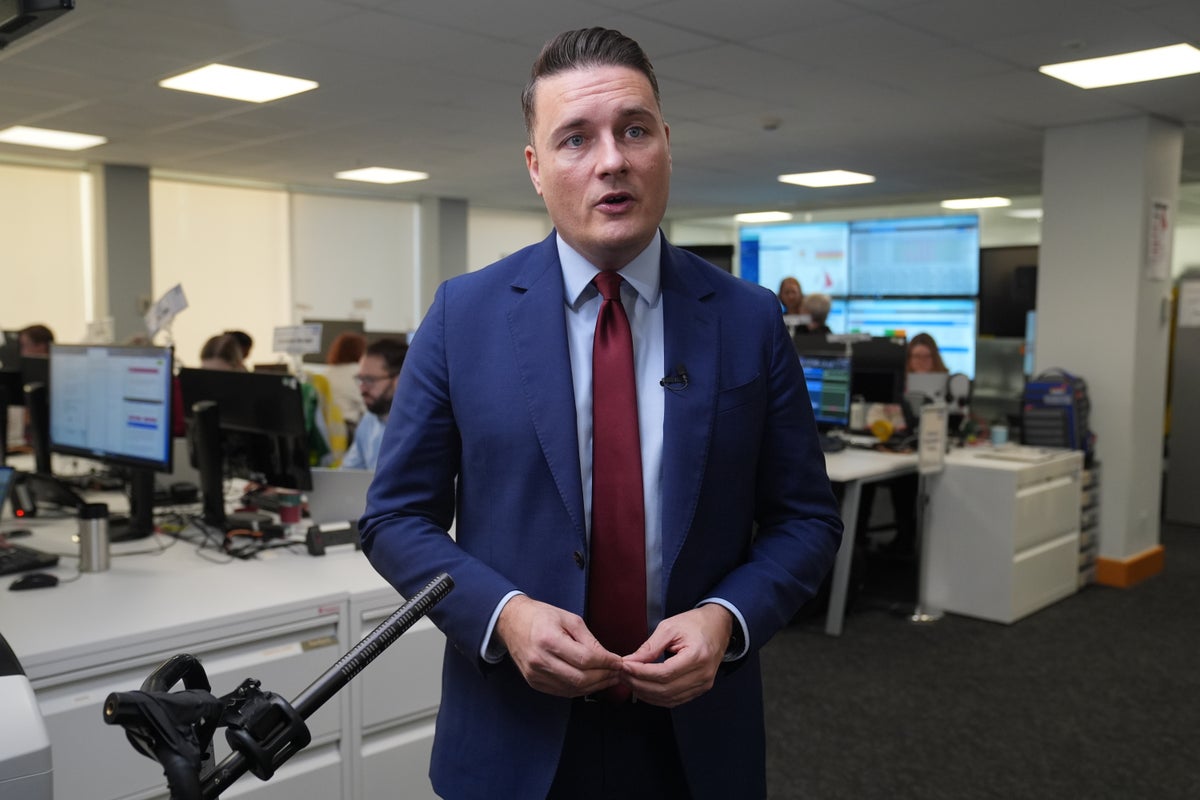 Doctors strike live: Streeting apologises to patients as NHS faces £250m bill for walkout